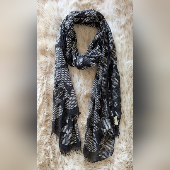Kate Spade New York Lightweight Black Scarf White Spade Motif, Frayed Edges - Picture 6 of 10